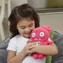 UglyDolls - Pupazzo di lettere Moxy, circa 22 cm