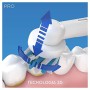 Oral-B Pro 2 2000 Spazzolino Elettrico Ricaricabile, 1 Spazzolino con Sensore di Pressione dello Spazzolamento Visibile, 1 Testi