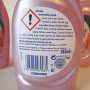 Confezione da 4 di Fairy Clean & Care, Rose & Satin, con detergente liquido per i piatti DermaProtect (383 ml x 4)