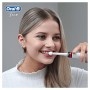Oral-B Teen Spazzolino Elettrico Ricaricabile, 1 Manico Nero e 1 Custodia da Viaggio