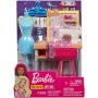 Barbie Studio Stilista con Macchina da Cucire, Manichino e Accessori (Bambola non inclusa), FXP10