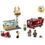 LEGO City Fire Fiamme al Burger Bar, Set da Costruzione con Camion e Moto, Minifigura del Vigile del Fuoco e Accessori dell