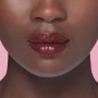 L'Oréal Paris Makeup Brilliant Signature Rossetto Liquido, Tinta Labbra a Lunga Tenuta, Formula Leggera e Finish Brillante, 302
