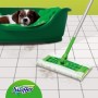 Swiffer Panni di Ricambio per Scopa, Maxi Formato da 120 Panni, Cattura e Intrappola 3 Volte Più Polvere, Sporco e Peli di una 