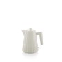 Alessi Plissè MDL06/1 W - Bollitore Elettrico di Design in Resina Termoplastica, Presa Inglese, 100 cl, Bianco