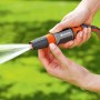 Gardena irrigazione completa per rubinetti con filettatura 26,5 mm (3/4 ") e 33,3 mm (1 ") e Ø tubi INT. 13-15 mm. Contenuto: 1