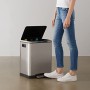 AmazonBasics - Pattumiera rettangolare con chiusura silenziosa, con doppio cesto interno (2 x 15 l)
