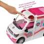 Barbie Ambulanza, Trasformabile in Clinica Mobile con 3 Stanze e Tanti Accessori, sirena funzionante, Bambola non Inclusa, Gioca