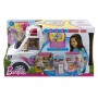Barbie Ambulanza, Trasformabile in Clinica Mobile con 3 Stanze e Tanti Accessori, sirena funzionante, Bambola non Inclusa, Gioca